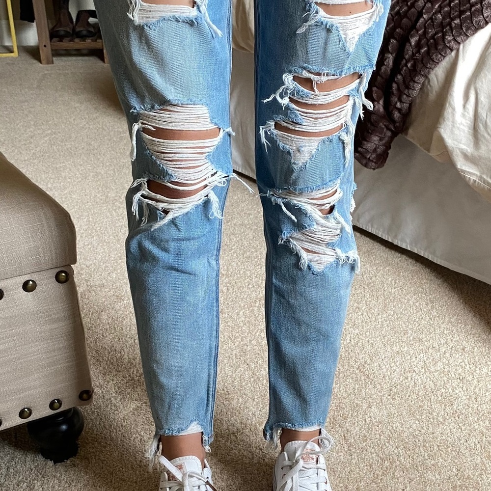 American Eagle High Rise Super Distressed Mom Jean - Picture 3 of 4